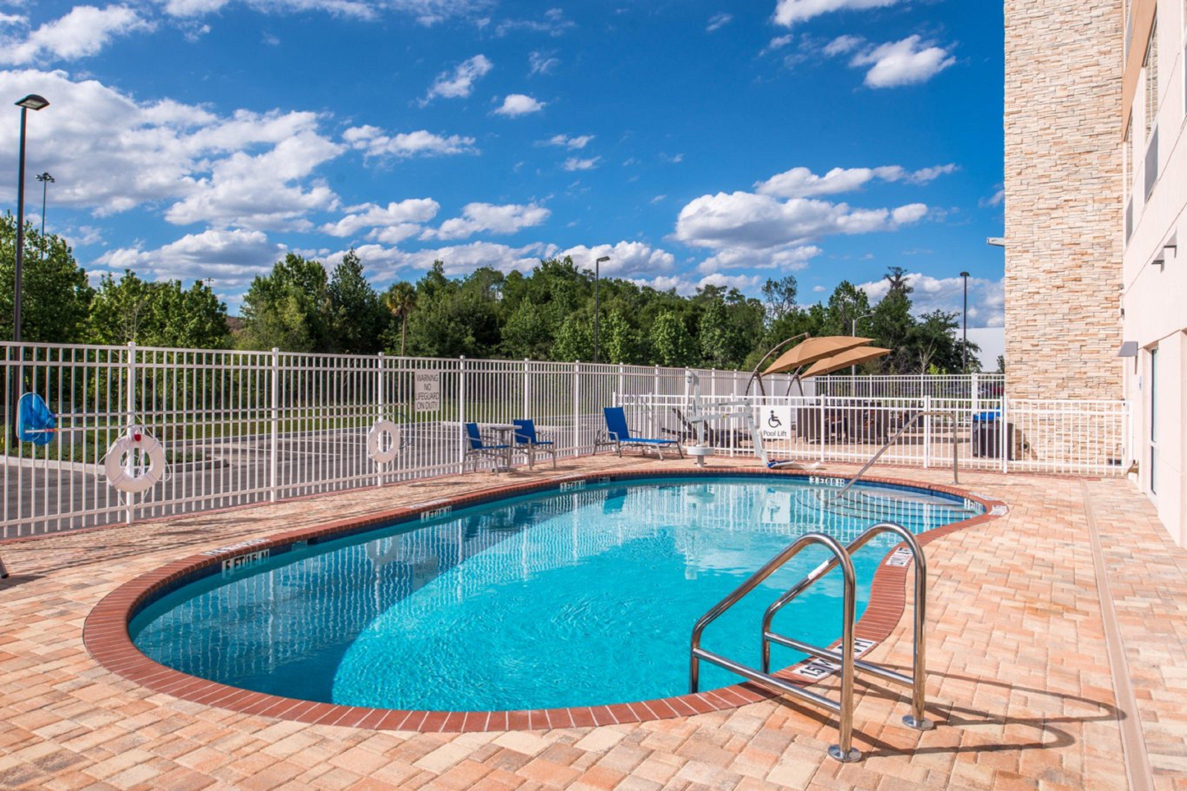 Holiday Inn Express & Suites - Tampa North - Wesley Chapel By Ihg Exterior photo