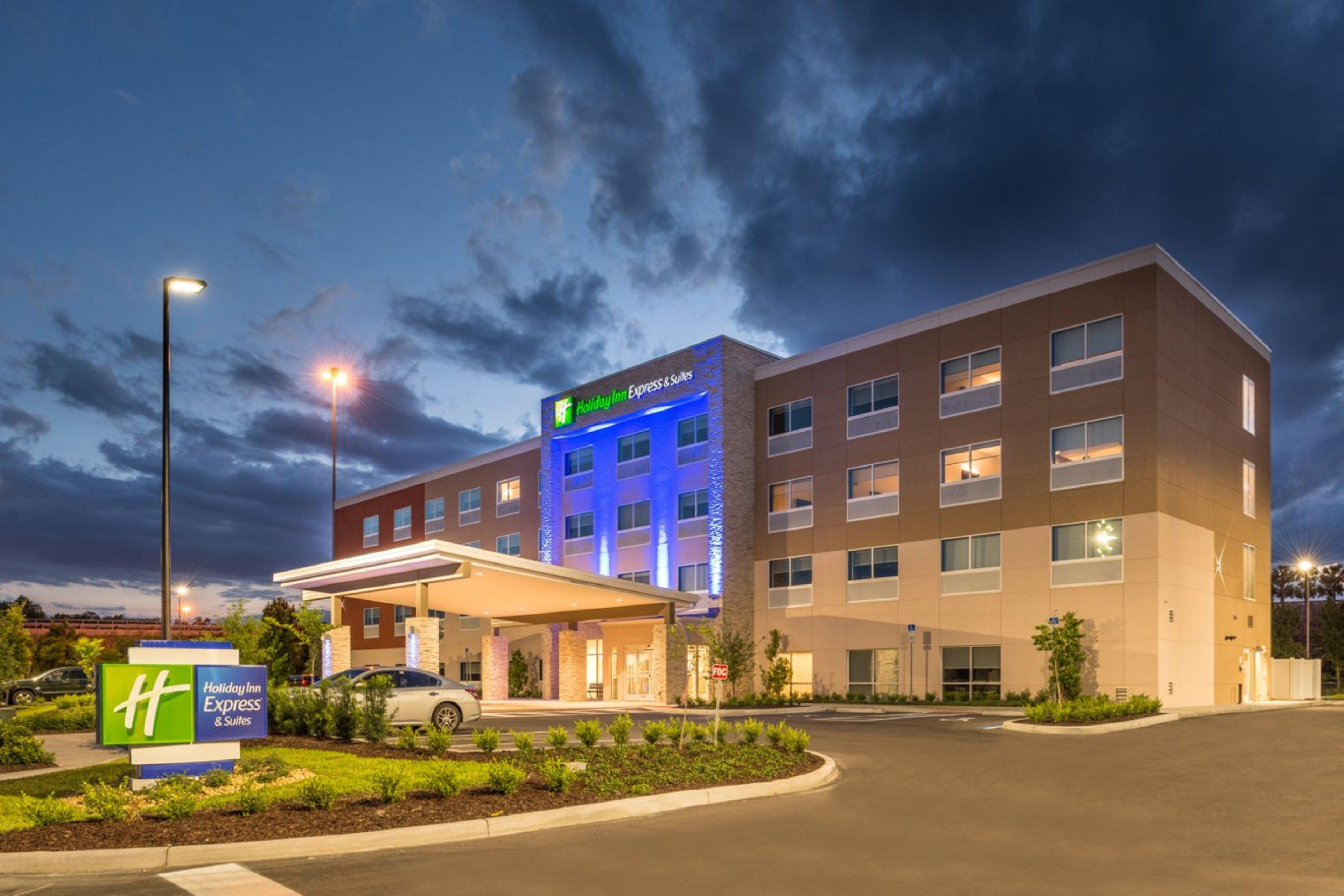 Holiday Inn Express & Suites - Tampa North - Wesley Chapel By Ihg Exterior photo